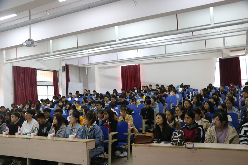 中文与法律系举办第一届微团课大赛成果展示 (7).JPG